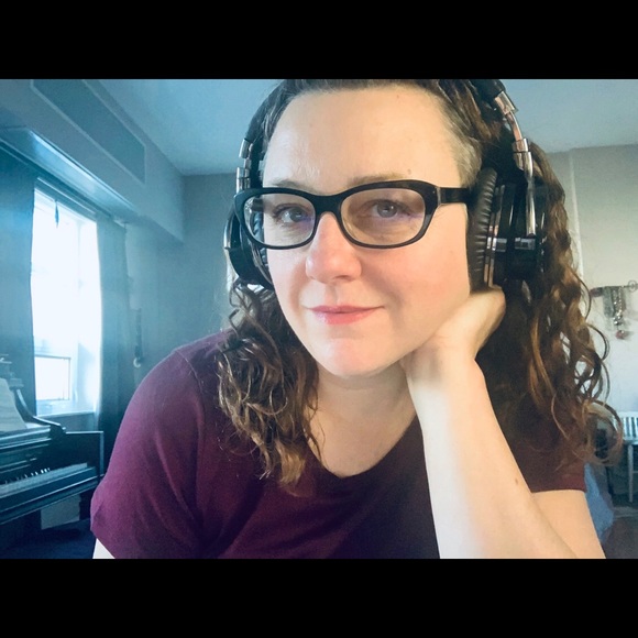 Meet your Posher, Stephanie - Picture 2 of 3